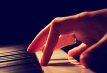 壹号娱乐:维尼修斯:我们踢得很糟糕,离世界杯只有一年了我们必须改进.